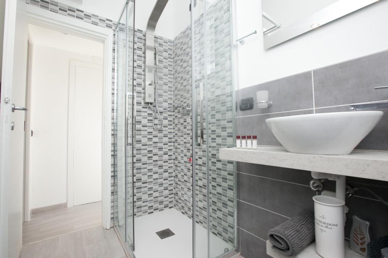 Amazing And New Penthouse In City Center Milánó Kültér fotó