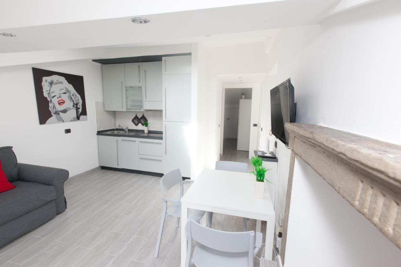 Amazing And New Penthouse In City Center Milánó Kültér fotó