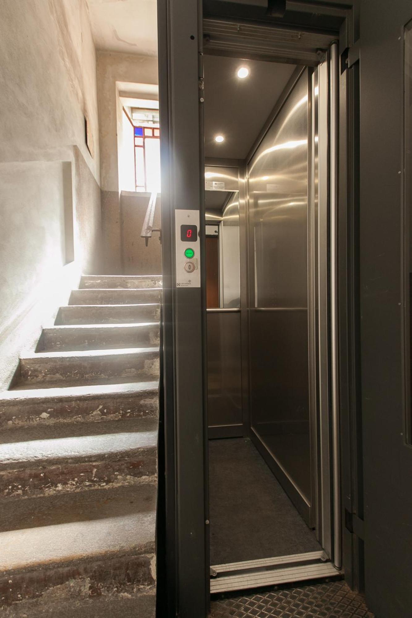 Amazing And New Penthouse In City Center Milánó Kültér fotó