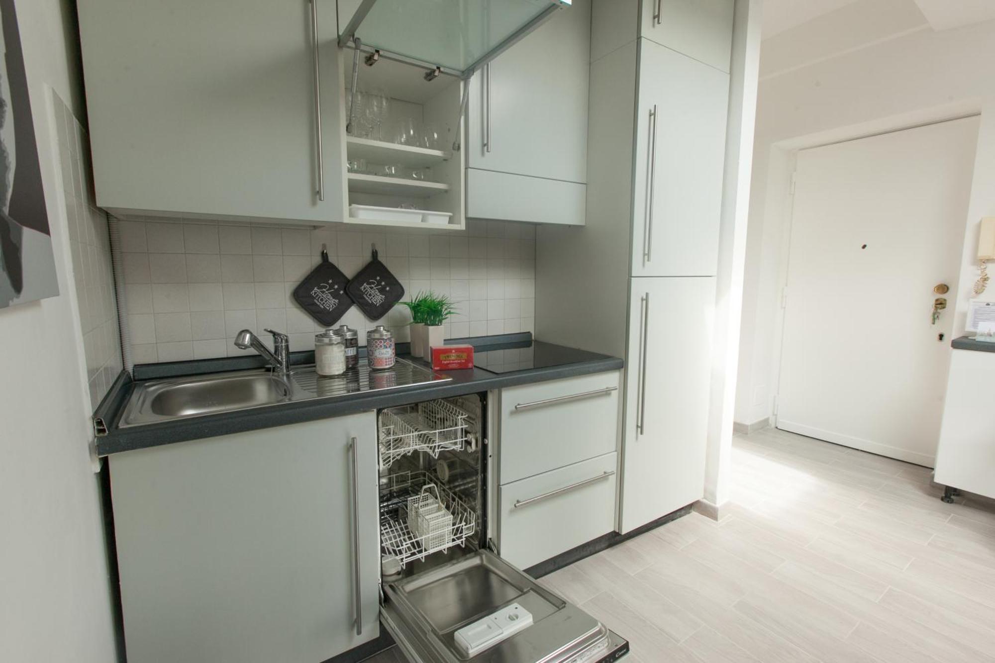 Amazing And New Penthouse In City Center Milánó Kültér fotó